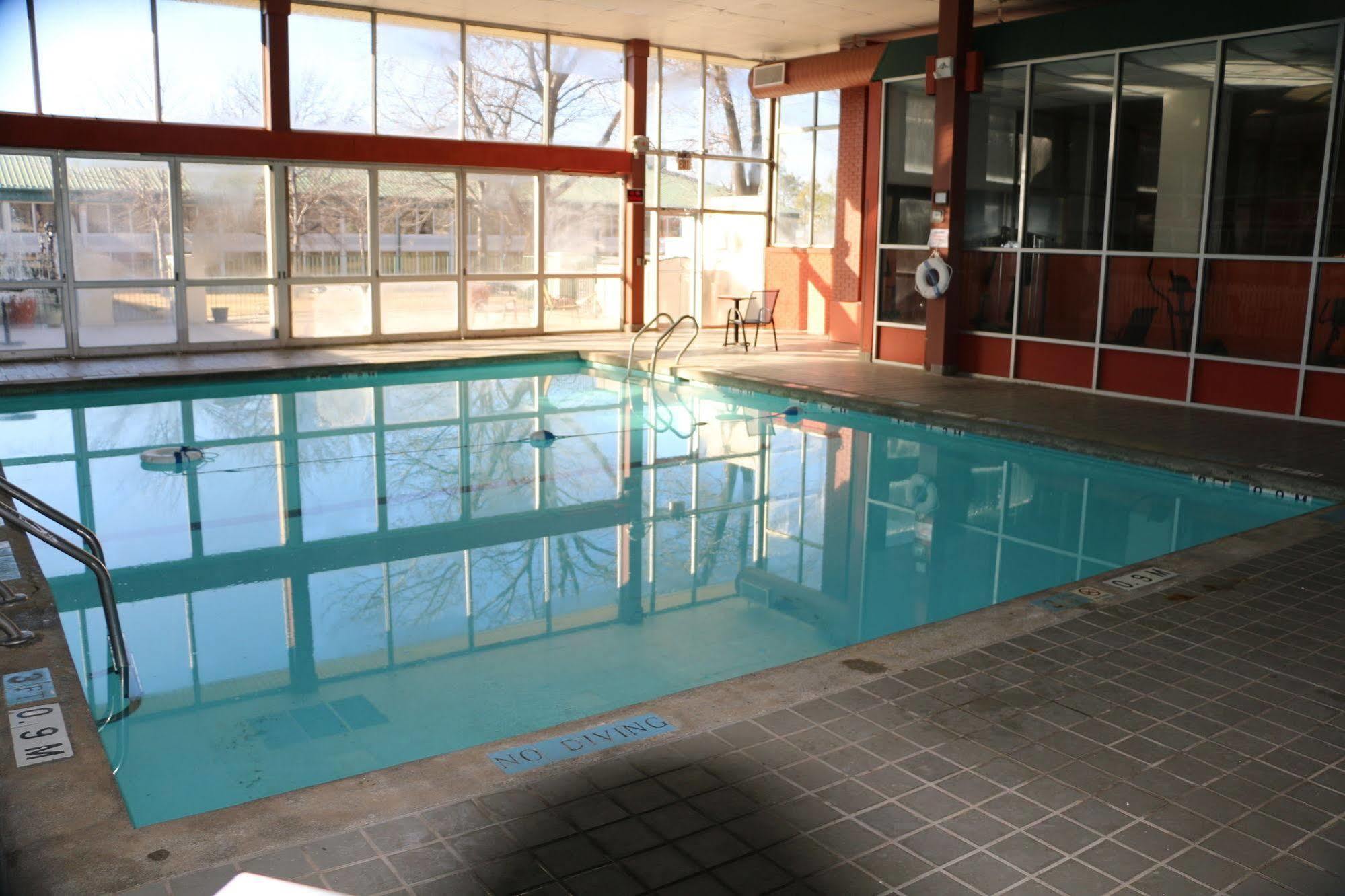 Sky Hotel At Tulsa Airport ภายนอก รูปภาพ