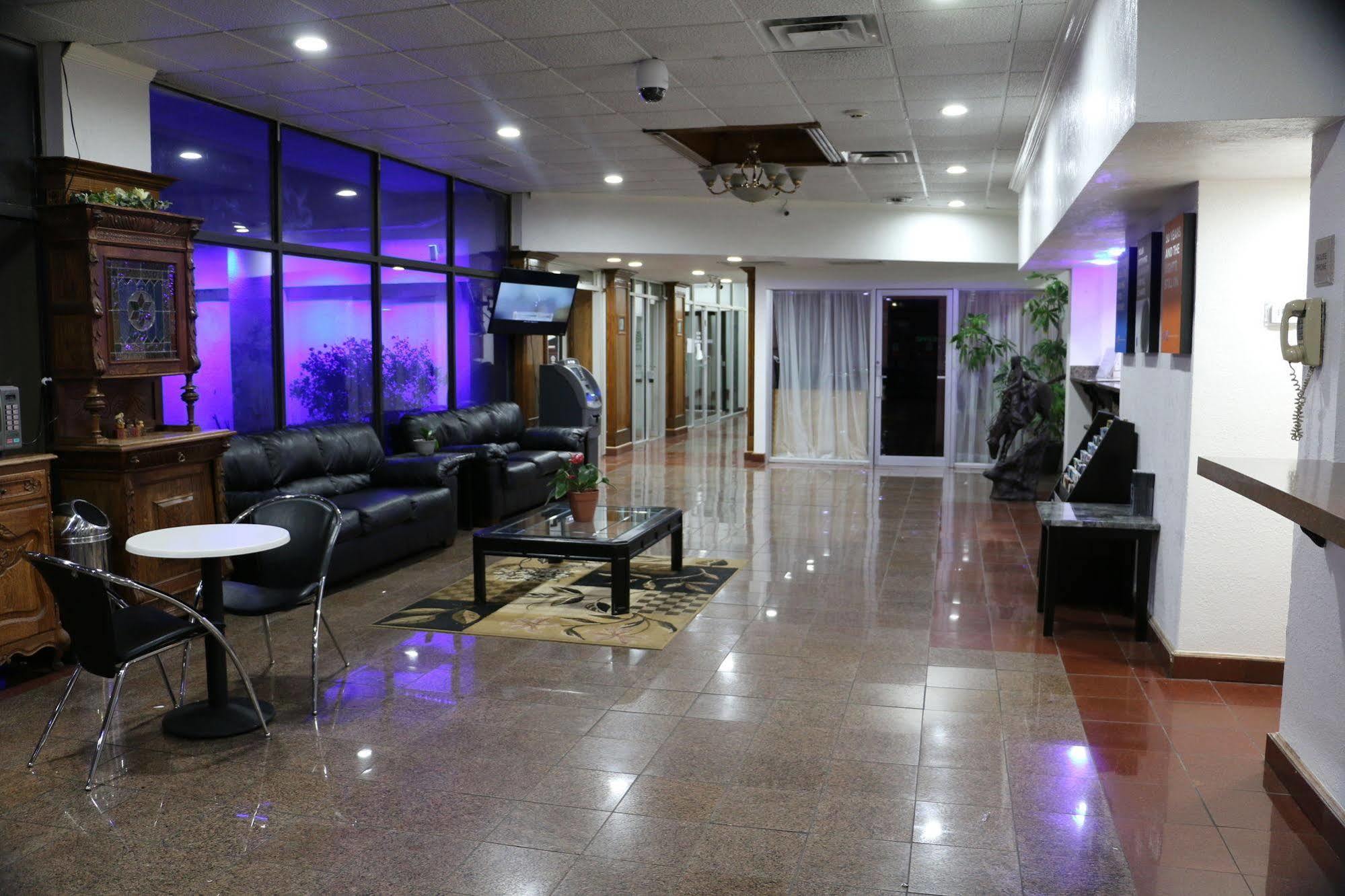 Sky Hotel At Tulsa Airport ภายนอก รูปภาพ