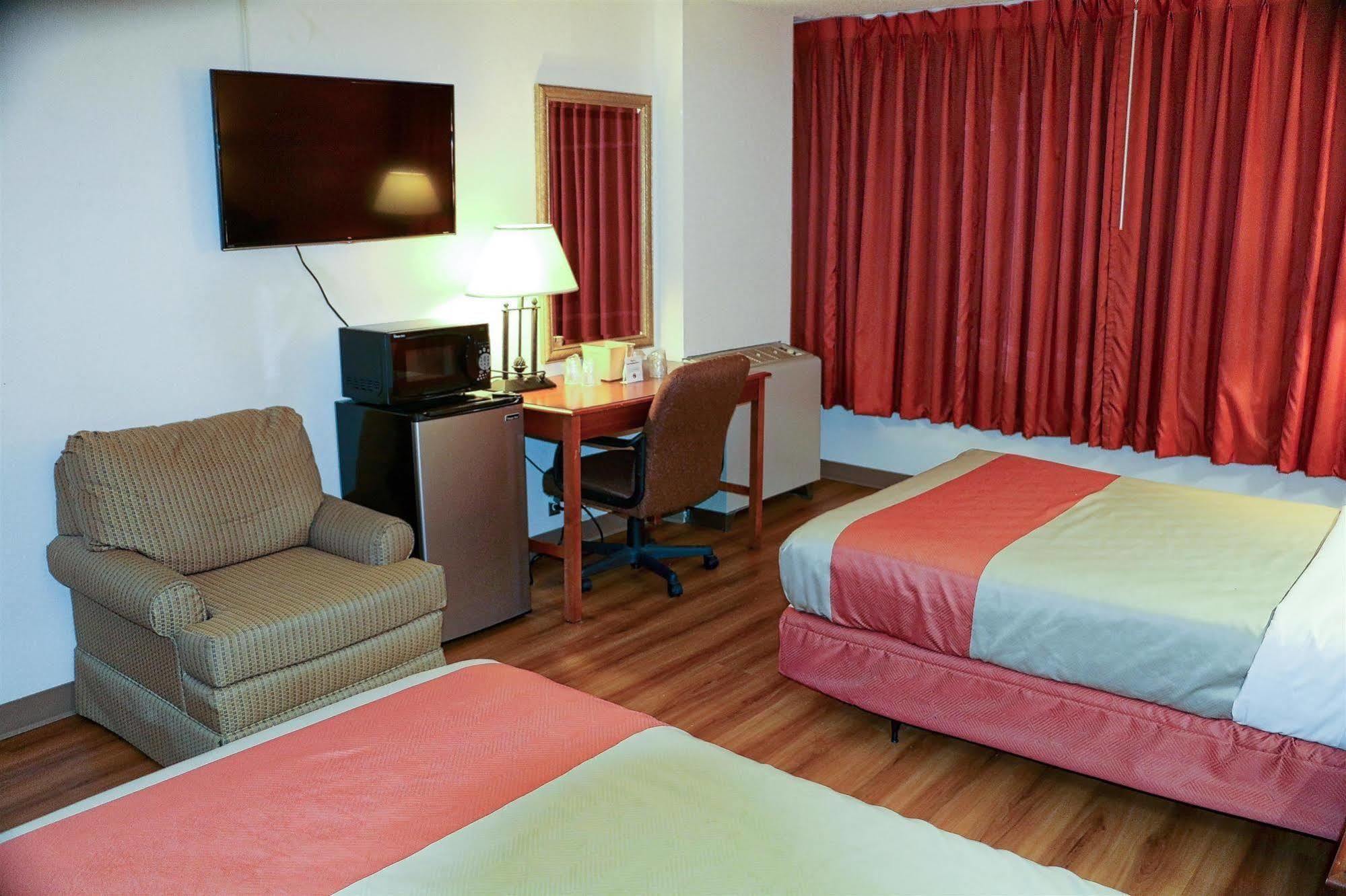 Sky Hotel At Tulsa Airport ภายนอก รูปภาพ